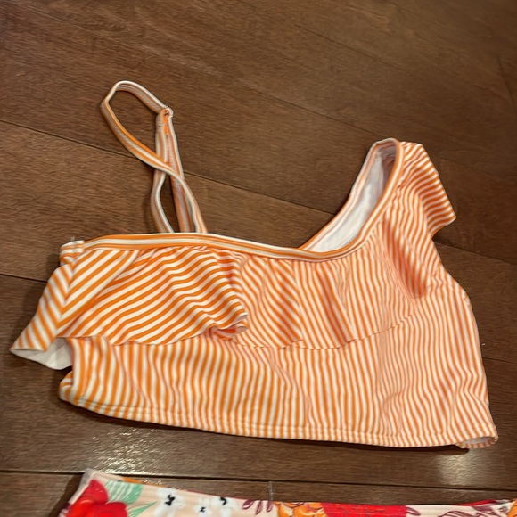 SHEIN orange floral bikini - Picture 2 of 6